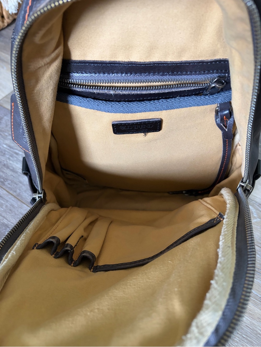 Old Trend Sun Wing Genuine Leather Backpack - Picture 12 of 15